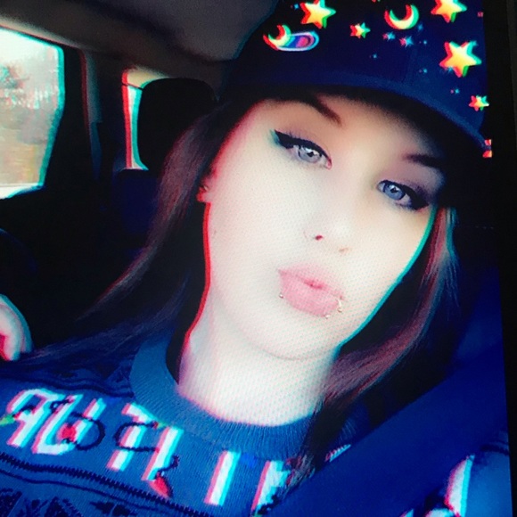 Meet your Posher, Emma - Picture 3 of 3